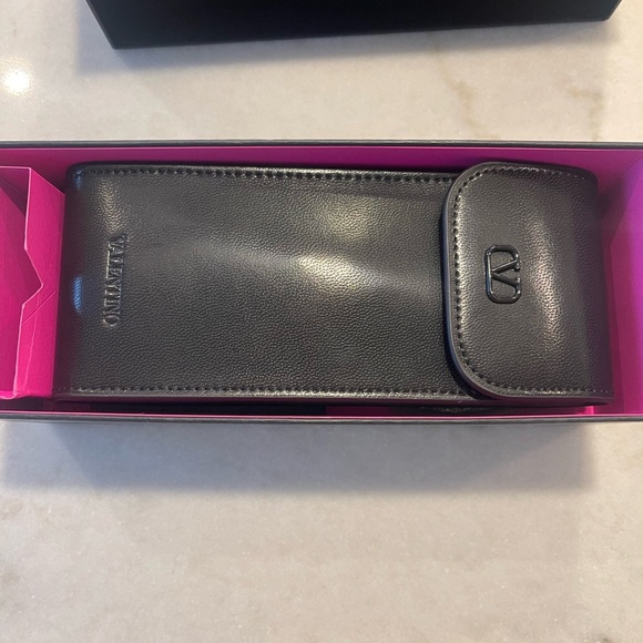 VALENTINO SUNGLASSES WITH STUDDED DETAILS!! Gorgeous!!! Style!! - Picture 11 of 12